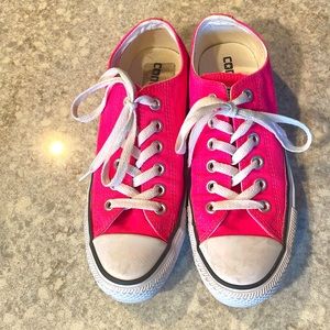 Hot pink Converse All Stars